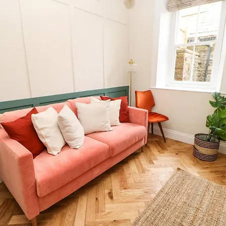 Hillside House 펜션