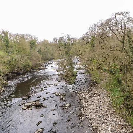 Hillside House 펜션 레이번