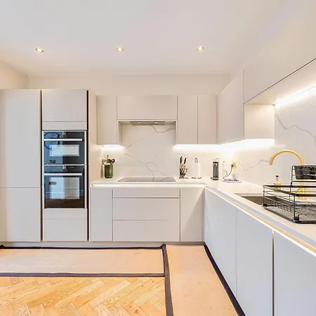 Holiday home Hillside House