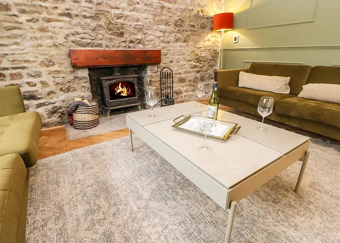 Holiday home Hillside House